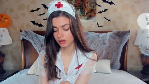 Hi Im Monika Welcome to my room online show from 10-28-25, 08:40