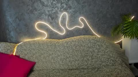 Olivia online show from 03-31-26, 02:13