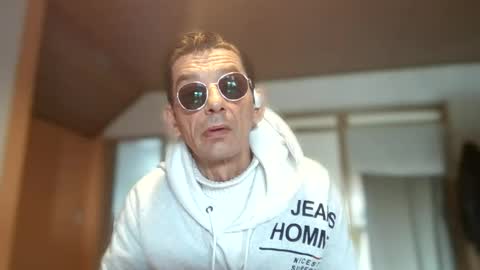 Snapshot of dreambob chatting on 11-27-25, 12:07 Dreambob online show from 11-27-25, 12:07