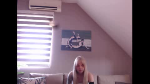 A girl online show from 03-10-25, 10:59