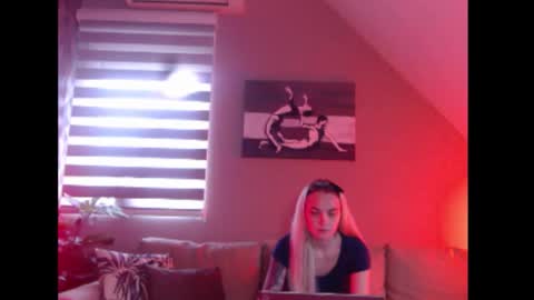 A girl online show from 12-01-25, 07:57