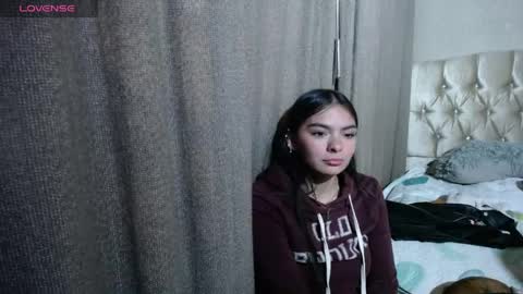 Snapshot of dreams_sophi chatting on 04-06-26, 02:42 Sophia online show from 04-06-26, 02:42