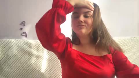 Snapshot of dreamyblushfairy chatting on 03-10-25, 08:04 Mila online show from 03-10-25, 08:04