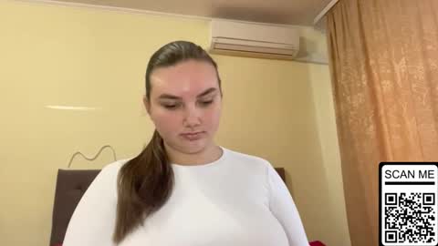 Snapshot of dreamyblushfairy chatting on 10-14-25, 07:20 Mila online show from 10-14-25, 07:20