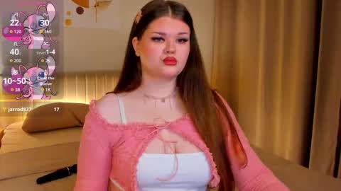 Snapshot of dreamylem chatting on 09-10-25, 04:56 Elle online show from 09-10-25, 04:56