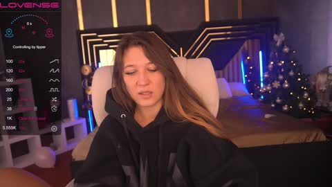 Lina online show from 12-30-24, 10:32