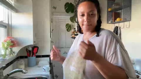 RIRI OR DREAMY online show from 01-18-25, 04:31