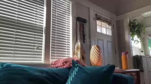 RIRI OR DREAMY online show from 01-22-25, 09:32