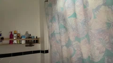 RIRI OR DREAMY online show from 09-30-25, 04:23