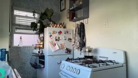 RIRI OR DREAMY online show from 10-04-25, 03:21