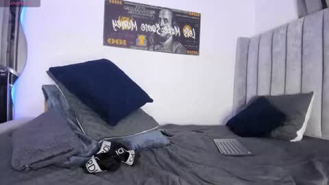 Snapshot of drekev_ chatting on 02-11-26, 01:54 Kevin online show from 02-11-26, 01:54
