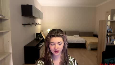 Dia online show from 04-11-26, 01:48