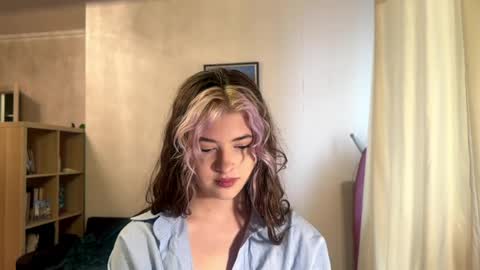 Dia online show from 04-22-26, 11:12