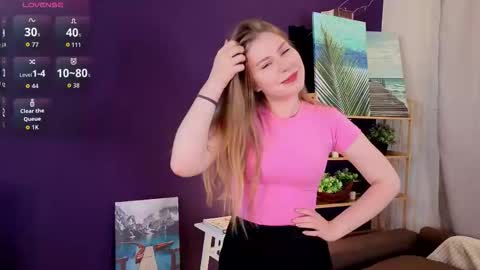 My name is  Luna  online show from 03-19-26, 04:05