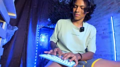 Snapshot of dreyk20 chatting on 05-08-26, 01:00 Dreyk online show from 05-08-26, 01:00
