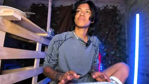 Snapshot of dreyk20 chatting on 05-22-26, 02:08 Dreyk online show from 05-22-26, 02:08