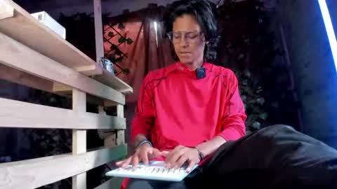 Snapshot of dreyk20 chatting on 06-14-26, 05:04 Dreyk online show from 06-14-26, 05:04