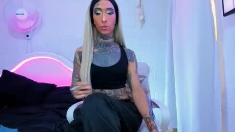 Snapshot of drippyorlove chatting on 11-10-25, 07:35 drippyorlove online show from 11-10-25, 07:35