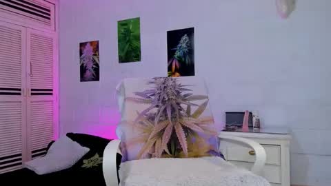 Snapshot of drippyorlove chatting on 12-05-25, 04:36 drippyorlove online show from 12-05-25, 04:36