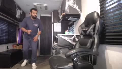 DirtyDrizzy online show from 10-20-25, 08:09