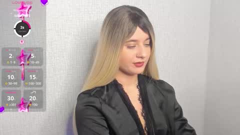 Snapshot of dualwave chatting on 11-26-25, 08:21 dualwave online show from 11-26-25, 08:21