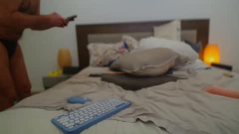 Snapshot of dudecuzbeo chatting on 09-18-25, 04:14 dudecuzbeo online show from 09-18-25, 04:14