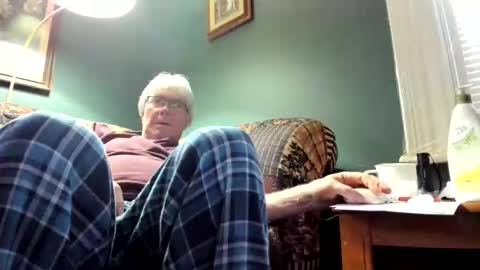 Snapshot of dug38 chatting on 05-17-26, 01:03 Doug online show from 05-17-26, 01:03