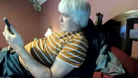 Snapshot of dug38 chatting on 06-08-26, 04:18 Doug online show from 06-08-26, 04:18