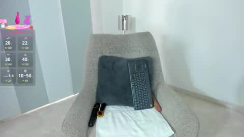 Snapshot of dulce1_ chatting on 09-22-25, 12:40 Dulce online show from 09-22-25, 12:40