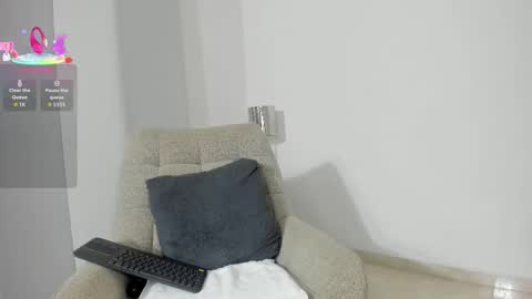 Snapshot of dulce1_ chatting on 10-24-25, 09:28 Dulce online show from 10-24-25, 09:28