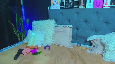 C E L E S T E  online show from 02-03-25, 11:36