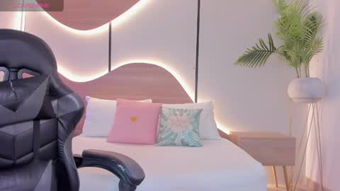 D U L C E online show from 04-23-26, 02:13