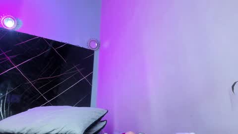 Snapshot of dulce_melodia chatting on 12-28-24, 02:01 dulce melodia online show from 12-28-24, 02:01