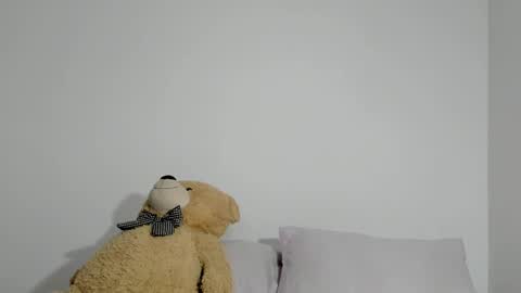 Snapshot of dulce_roberts_ chatting on 02-19-25, 01:39 Dulce  online show from 02-19-25, 01:39