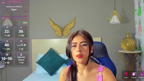Snapshot of dulce_victoriaa_ chatting on 02-24-25, 12:37 V I C T O R I A online show from 02-24-25, 12:37