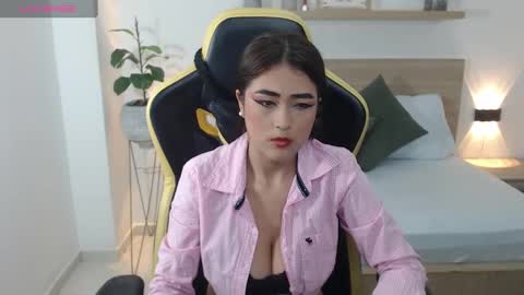 Snapshot of dulce_victoriaa_ chatting on 03-03-25, 12:27 V I C T O R I A online show from 03-03-25, 12:27