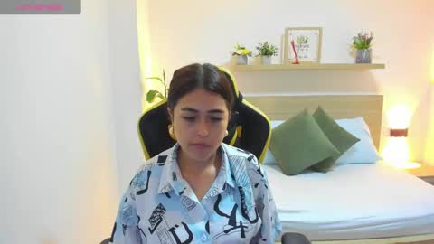 Snapshot of dulce_victoriaa_ chatting on 03-04-25, 12:22 V I C T O R I A online show from 03-04-25, 12:22