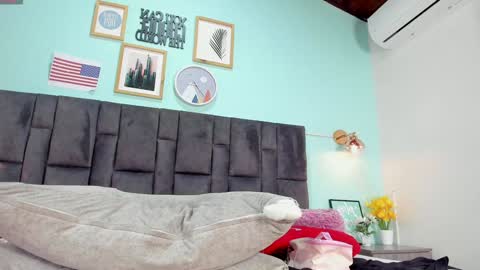 DULCE AURORA online show from 01-25-25, 09:26