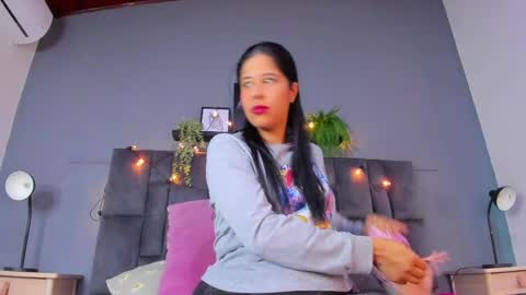 DULCE AURORA online show from 04-26-26, 10:13