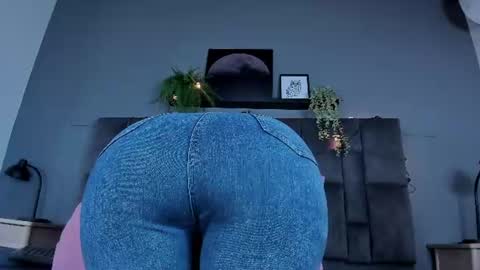 DULCE AURORA online show from 06-12-26, 02:54