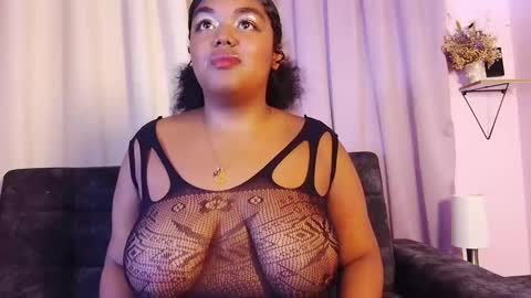 Snapshot of dulceesmith chatting on 10-22-25, 02:39 dulceesmith online show from 10-22-25, 02:39
