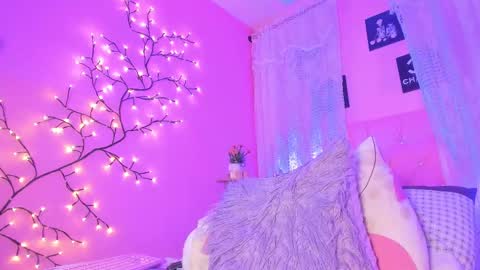 Snapshot of dulcegiirl chatting on 03-06-25, 06:41 DulceGirl online show from 03-06-25, 06:41