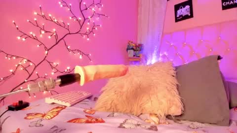 Snapshot of dulcegiirl chatting on 09-24-25, 06:55 DulceGirl online show from 09-24-25, 06:55