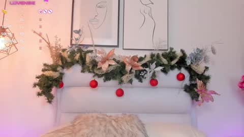 Snapshot of dulcepatersson chatting on 12-13-24, 08:15 DULCE  online show from 12-13-24, 08:15