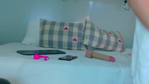 Dulce Sexy  online show from 06-04-26, 08:04