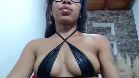 dulcetaylorss online show from 02-11-25, 07:48