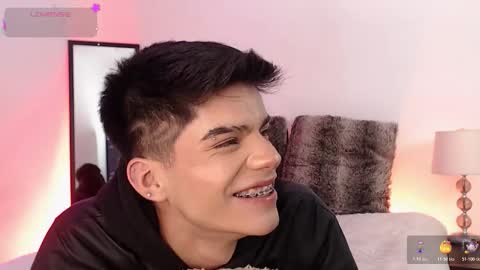 Dulcey online show from 10-18-25, 05:54