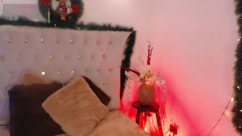 Dulcey online show from 12-16-25, 04:39