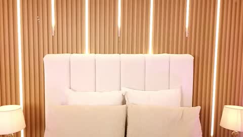 Dulcey online show from 02-22-26, 05:40