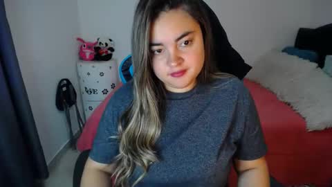 Snapshot of dumont_model chatting on 03-06-25, 08:37 Nicole   online show from 03-06-25, 08:37